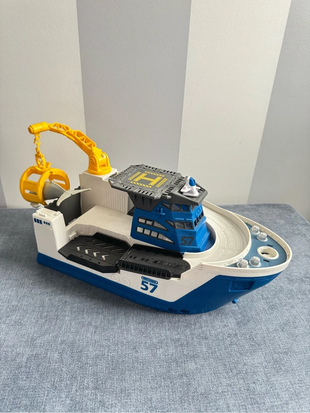 Matchbox Marine Rescue Shark Ship